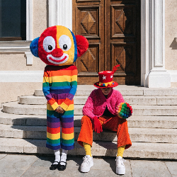 Խաղալիքներ | տոնական զգեստներ